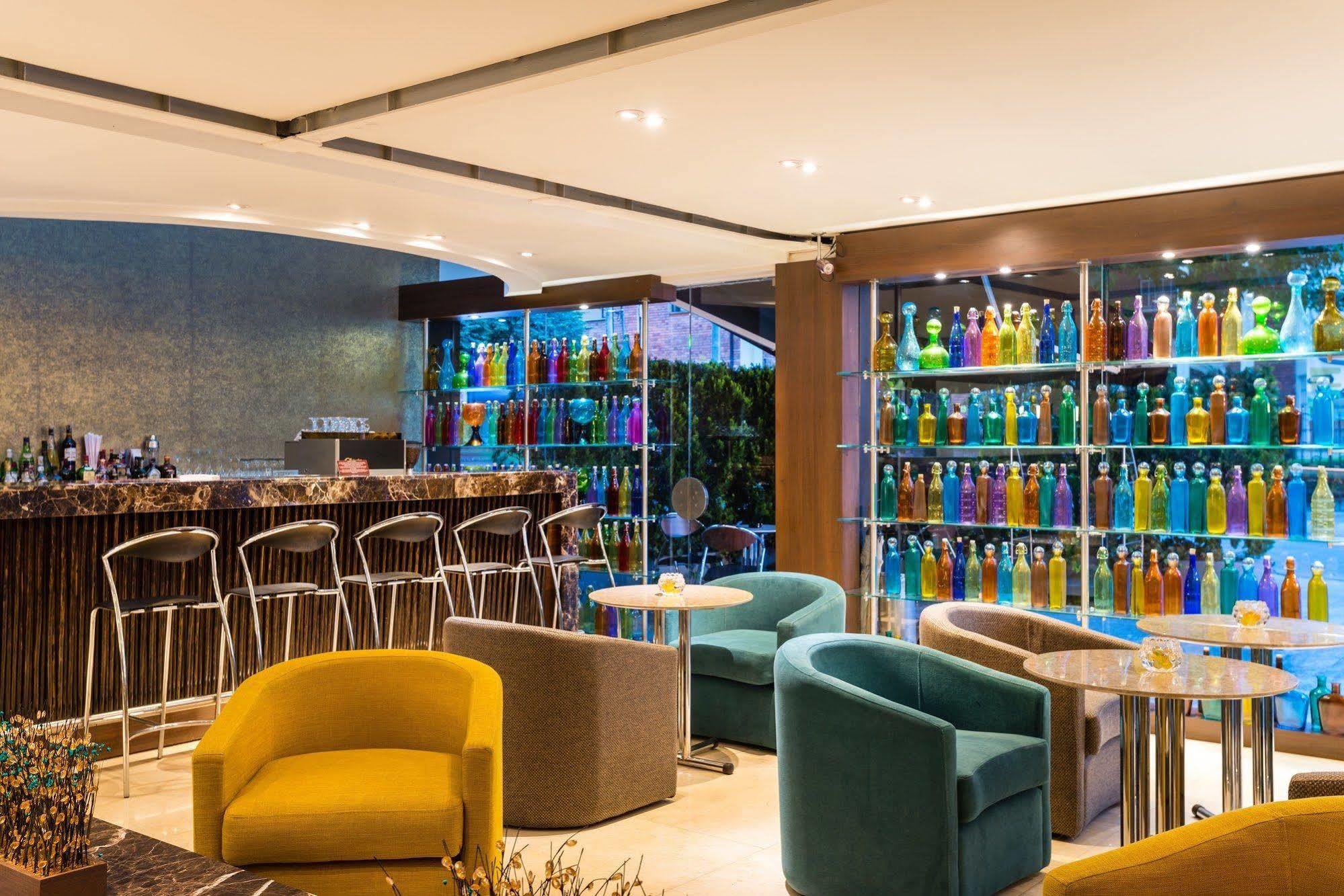 בוגוטה Hotel Lugano Suites מראה חיצוני תמונה