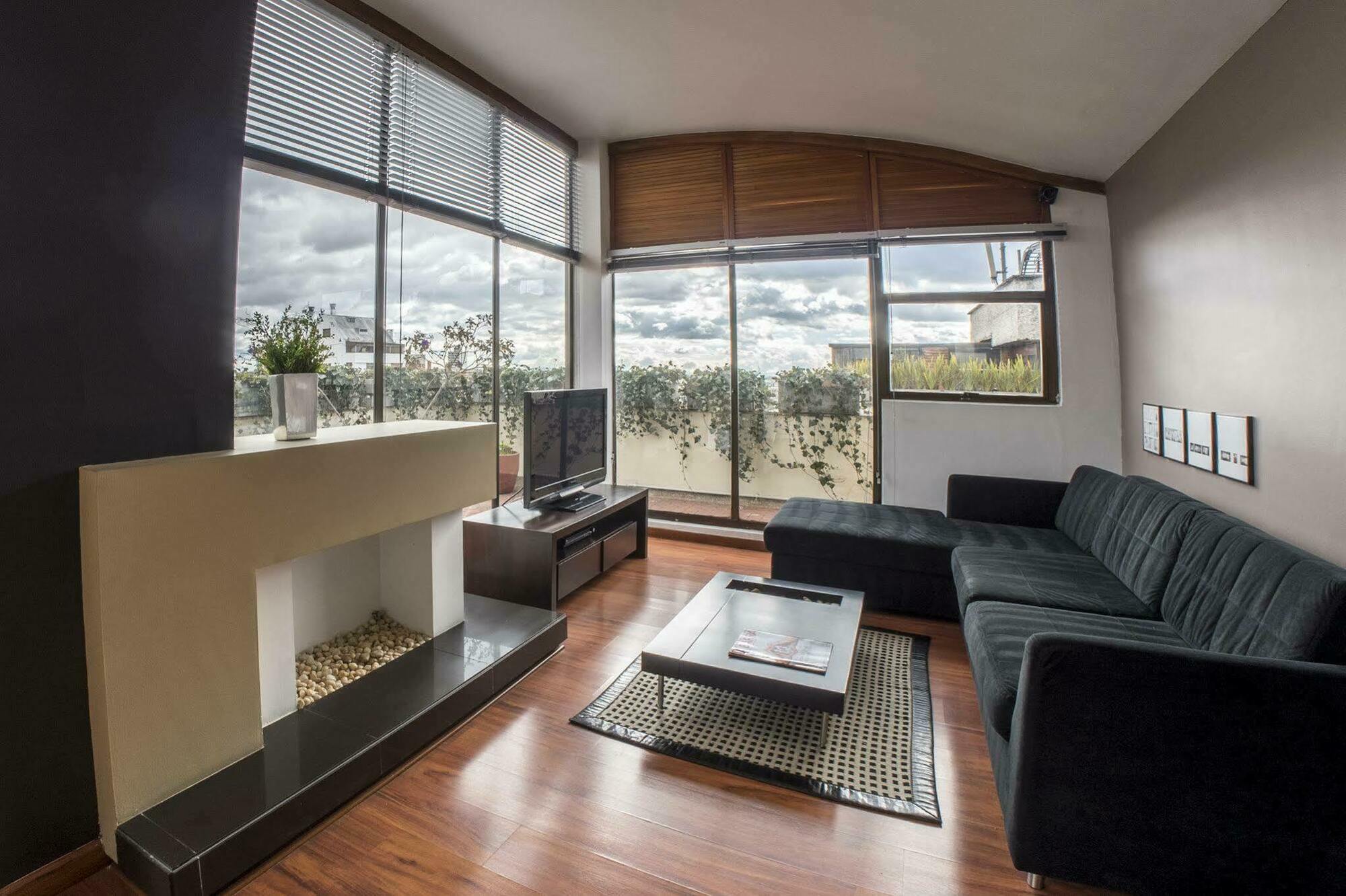 בוגוטה Hotel Lugano Suites מראה חיצוני תמונה