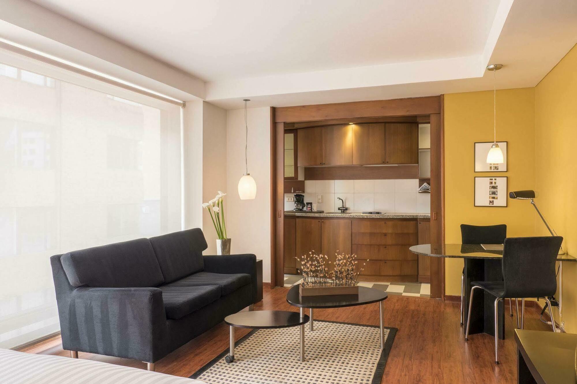 בוגוטה Hotel Lugano Suites מראה חיצוני תמונה